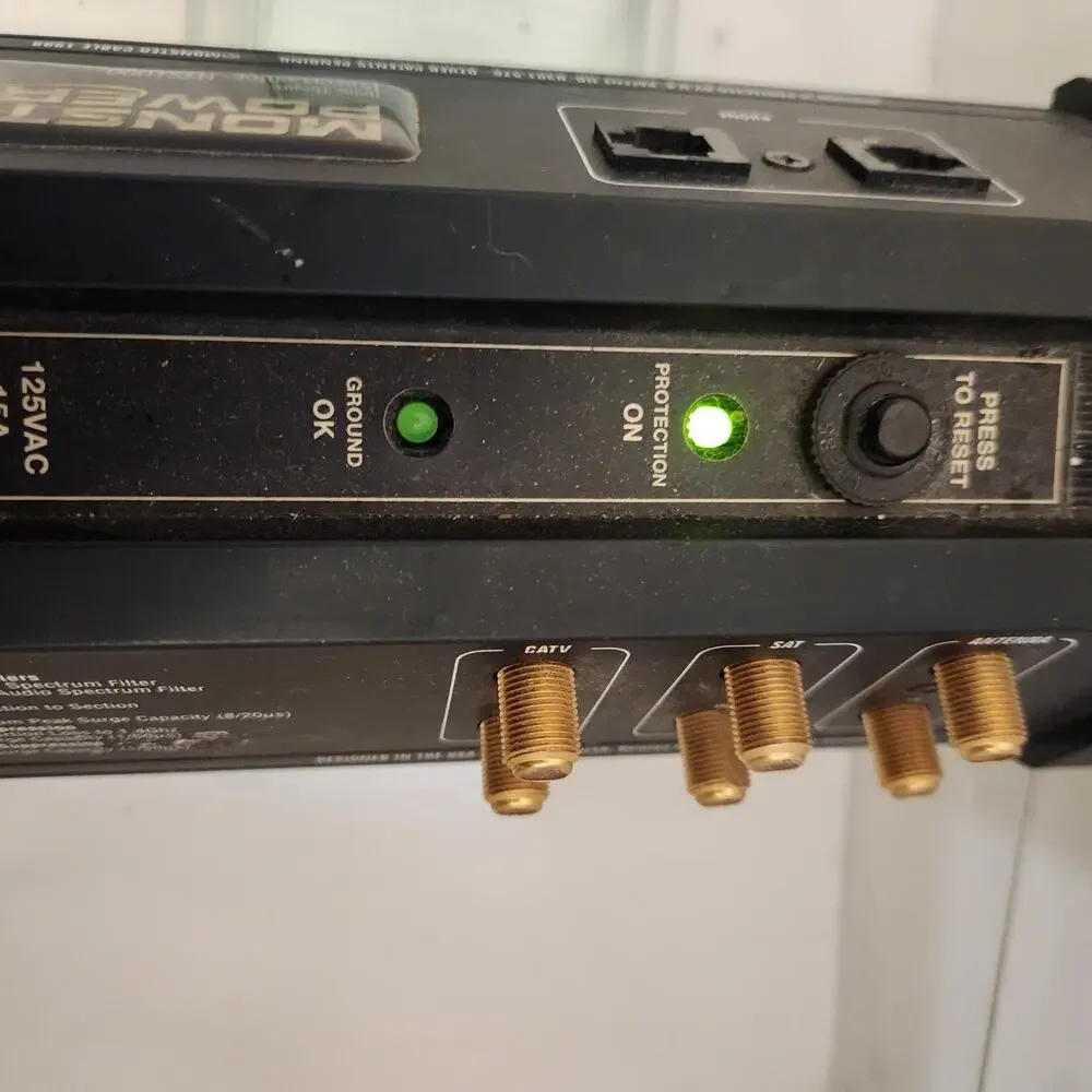 Monster Power Home Theater Power Center HTS1000 Tested Works